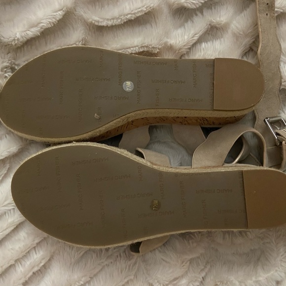New Marc Fisher Sandle Never Used before Only weared once before! - Picture 3 of 3